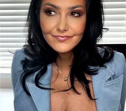 Öğretmenini sözleriyle yumuşatıp sikti