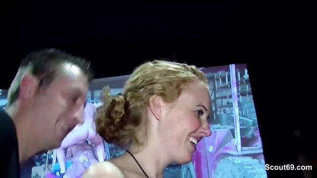 Boksör Kızları Maç Sonrası Ringde Sikerek Onurlandırdı