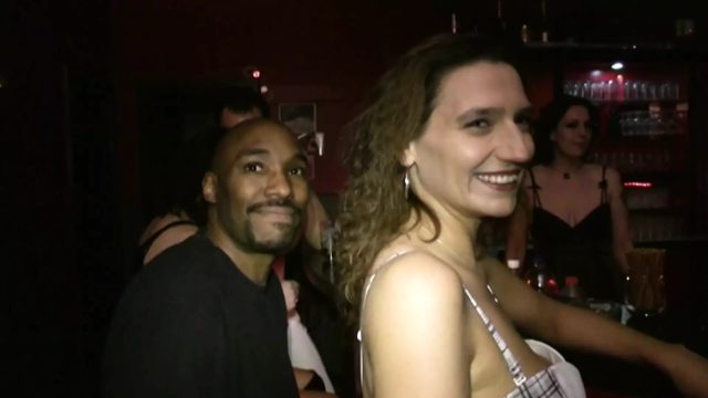 Domuz Kılığına Soktuğu Karısının Anüs Deliğini Siken Veteriner Koca