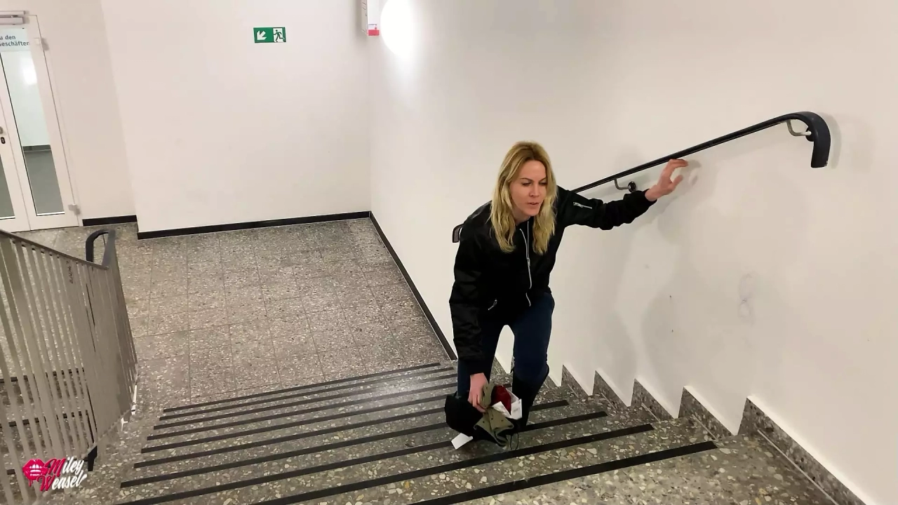 İki Ayrı Ülkenin Seksi Kızları Tek Zenci Yarrağında Buluştu
