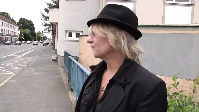 Liseyi Taktir İle Bitirince Grup Sikiş Hediyesini Annesinden Kaptı