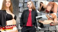 Üvey Anne Üvey Kızını Sevgilisinin Altında Yakalayınca Deliye Döndü